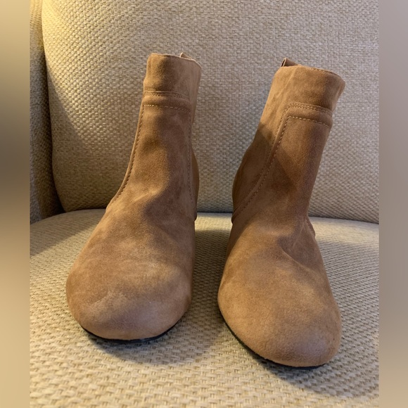 NWOT Joe’s Jeans Brown Suede Ankle Booties. Size 10. - Picture 3 of 6